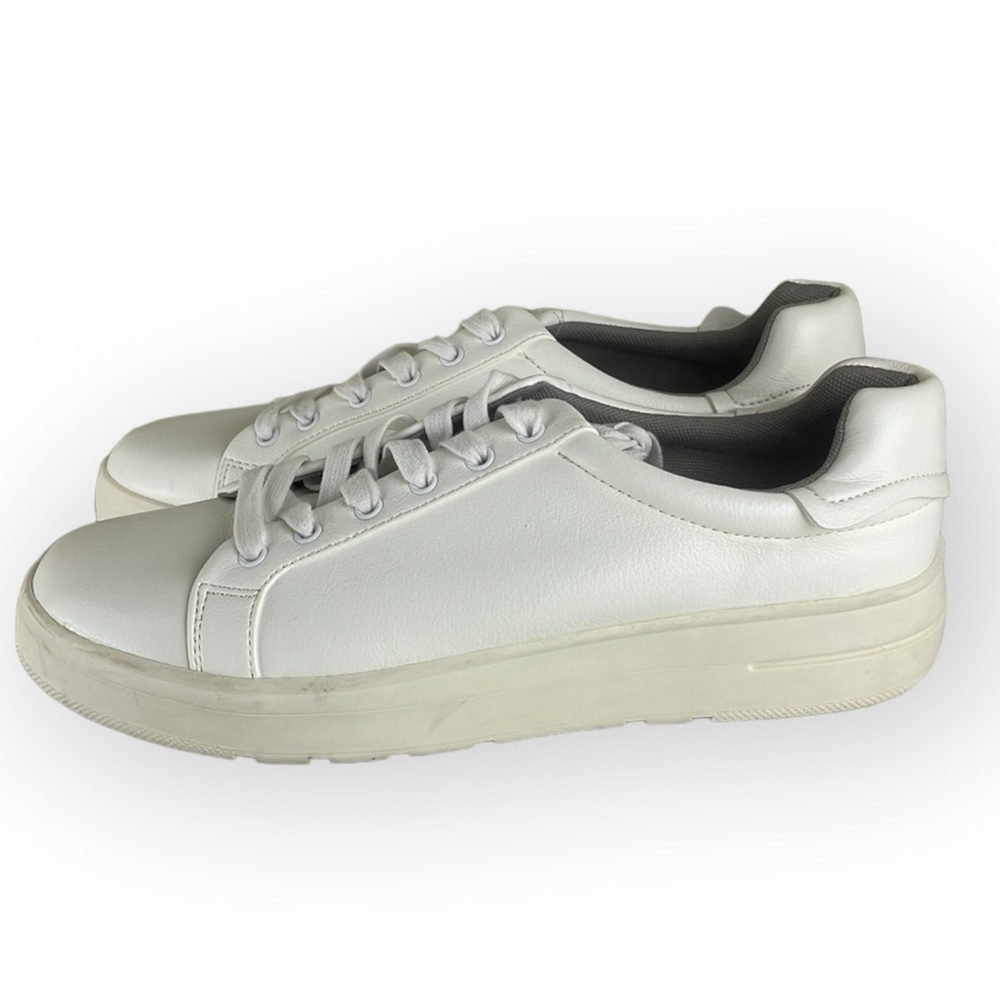 New BareTraps Nishelle Casual Lace Up Sneaker size 11